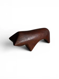Drewniana figurka byk 