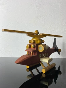 Drewniana zabawka- helikopter