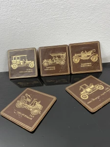 Podkładki pod napoje z samochodami 