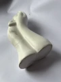 ceramiczna-rzezba-dziecka-na-dloni8