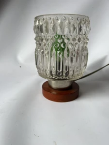 Czechosłowacka lampa na drewnianej podstawie