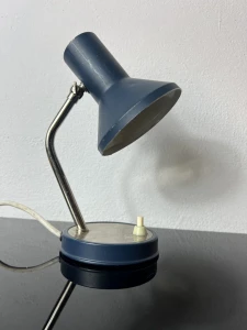 Mala lampka biurkowa 