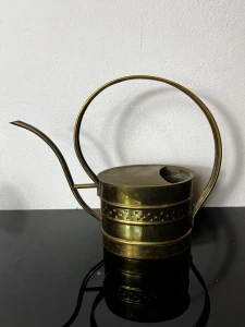 Mosiężna konewka 