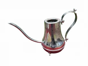 Metalowy dzbanek do kawy