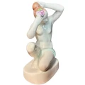 figurka-kobiety-z-porcelany-aquincum3.webp